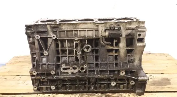Volvo XC90 Engine block D5244T
