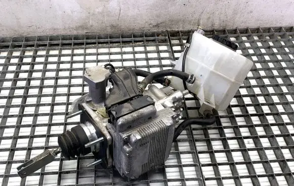 Toyota RAV 4 (XA40) Brake booster 4727047030