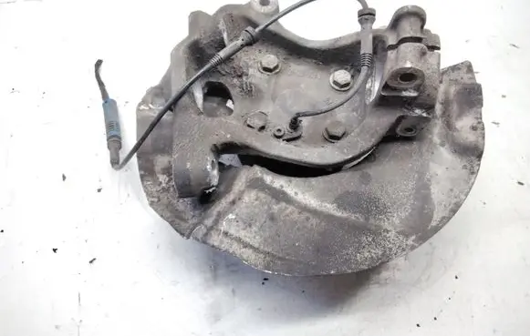 BMW 5 E60 E61 Front wheel hub spindle knuckle 6760953