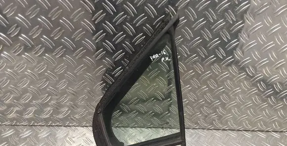 Toyota Yaris Front door vent window glass four-door 