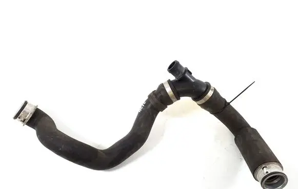 Mercedes-Benz C W203 Engine coolant pipe/hose A2035015582