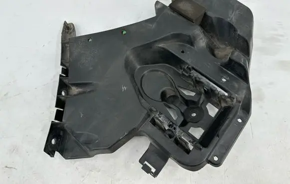 Volvo V40 Rear bumper mounting bracket 31395104