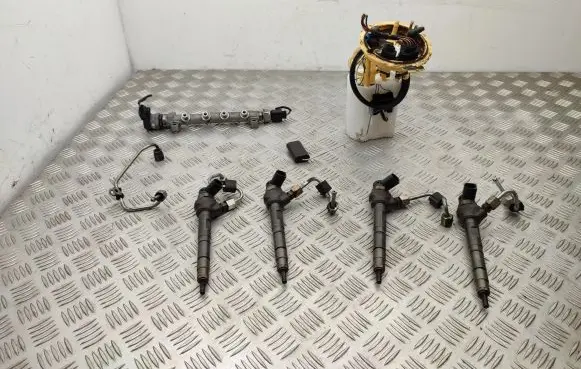 Volkswagen Golf VII Fuel injection system set 0445110475 04L130277E 04L089B