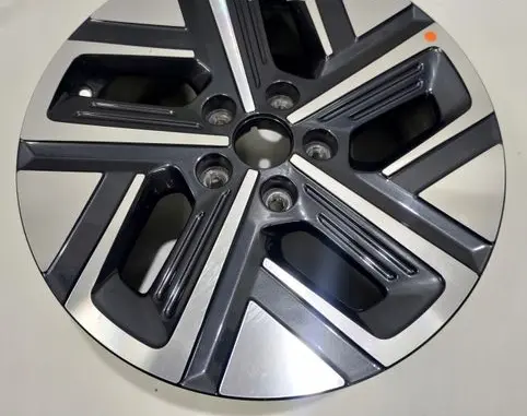 Hyundai Kona I R17 alloy rim 