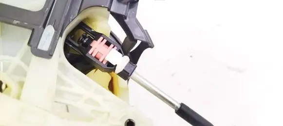 Mazda 6 Gear shift cable linkage 