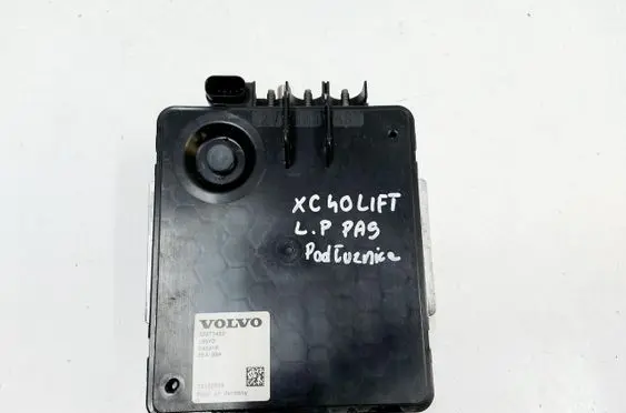 Volvo XC40 Voltage converter inverter 32371432
