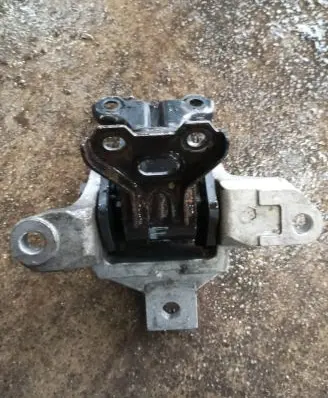 Mitsubishi Outlander Engine mount bracket MN184372