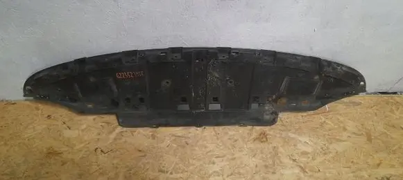 Renault Twingo III Engine splash shield/under tray 622352395R