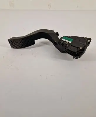 Volkswagen PASSAT B5.5 Accelerator throttle pedal 8D1721523E