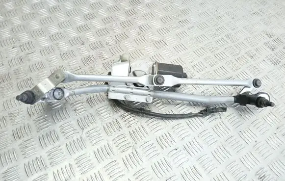 BMW 1 E82 E88 Front wiper linkage and motor 7193037