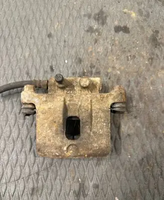 Mitsubishi Lancer X Rear brake caliper