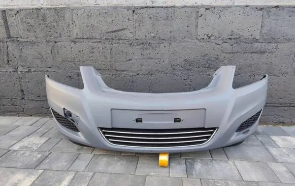 Opel Zafira B Front bumper 13247321 13263184