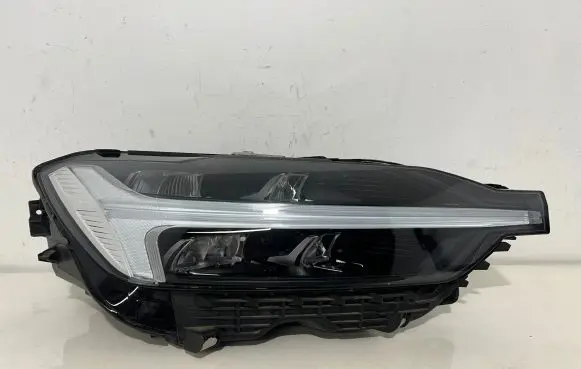 Volvo XC60 Headlight/headlamp 32404710