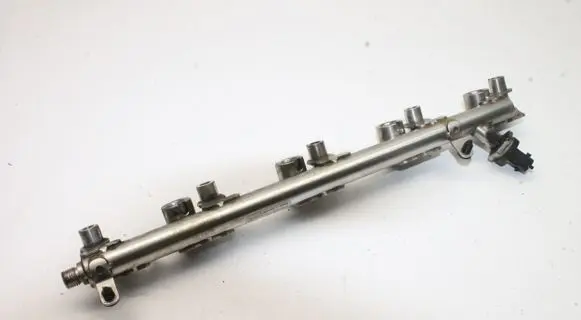 Ford Focus Fuel main line pipe CJ5E9F797BE