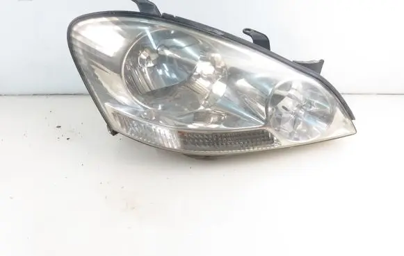 Toyota Avensis T220 Headlight/headlamp