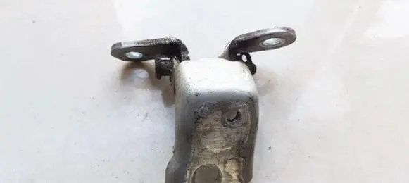 Ford Mondeo MK II Rear door lower hinge