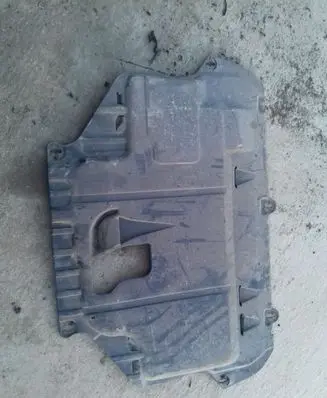 Volvo S60 Engine splash shield/under tray