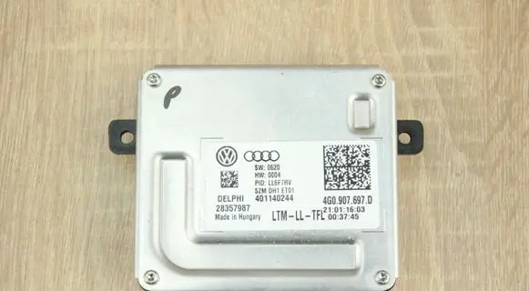 Skoda Octavia Mk3 (5E) Headlight ballast module Xenon 4G0907697D