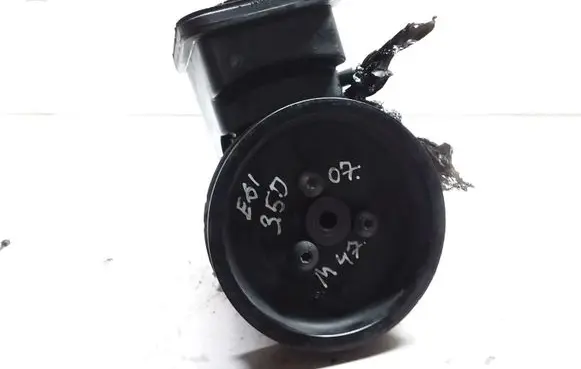 BMW 5 E60 E61 Power steering pump 7697974