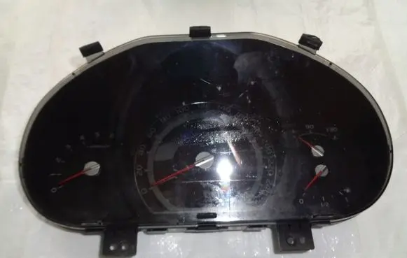 KIA Sportage Speedometer (instrument cluster) 940233U025