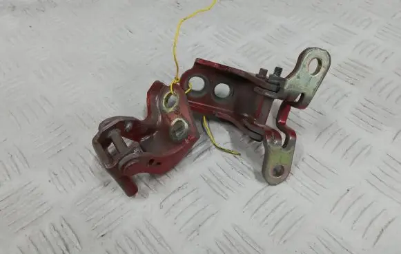 Renault Clio V Front door upper hinge