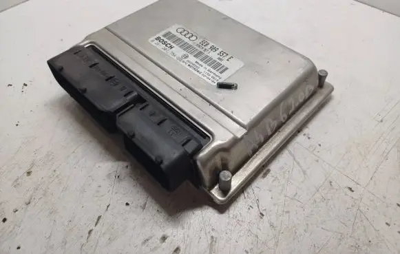 Audi A4 S4 B6 8E 8H Engine control unit/module 8E0909557E 26SA8503 0261207754