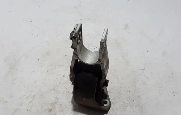 Volvo XC90 Engine mount bracket 31339953