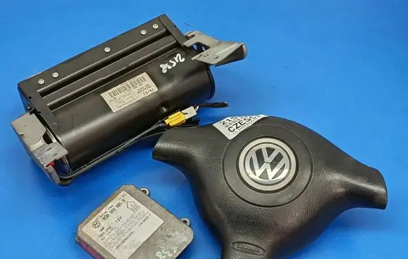 Volkswagen PASSAT B5.5 Airbag set 3B0880201AL