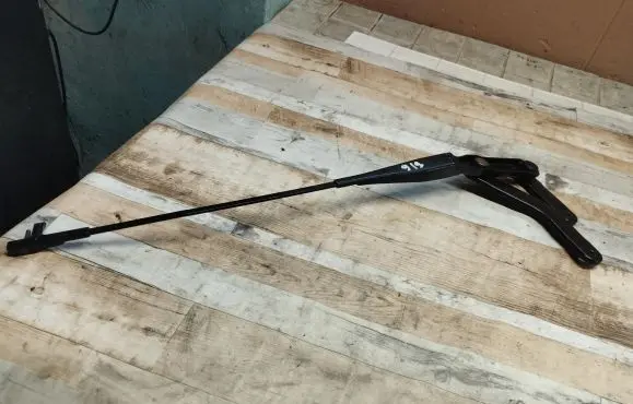 Ford C-MAX I Windshield/front glass wiper blade 3M5117526CC