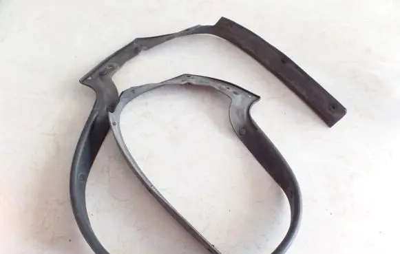 Honda FR-V Engine hood trim 