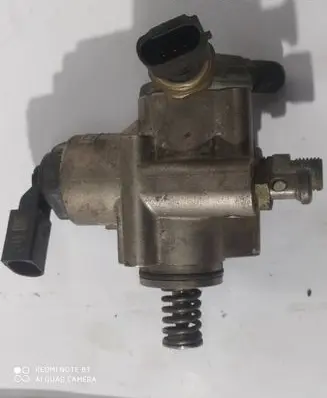 Audi A4 S4 B7 8E 8H Fuel injection high pressure pump 06F127025F
