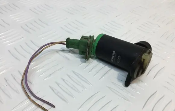 Peugeot 406 Windscreen/windshield washer pump 90095