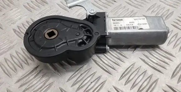 Volkswagen PASSAT B7 Seat adjustment motor 922174