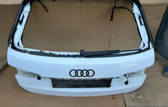 Tailgate/trunk/boot lid