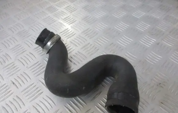 Audi A4 S4 B5 8D Engine coolant pipe/hose
