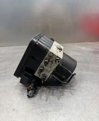 Volkswagen Golf V ABS Pump 1K0907379AC 00005305H0 10096003593