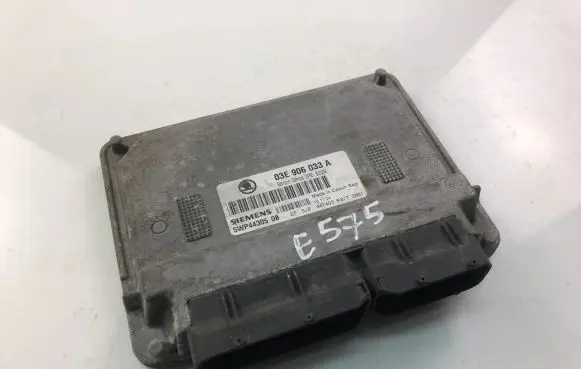 Skoda Fabia Mk2 (5J) Engine control unit/module ECU 03E906033A