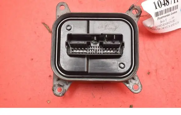 Tesla Model Y Voltage converter/converter module P153292502C