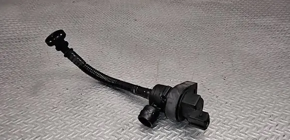 BMW 3 E90 E91 Breather valve 7512581