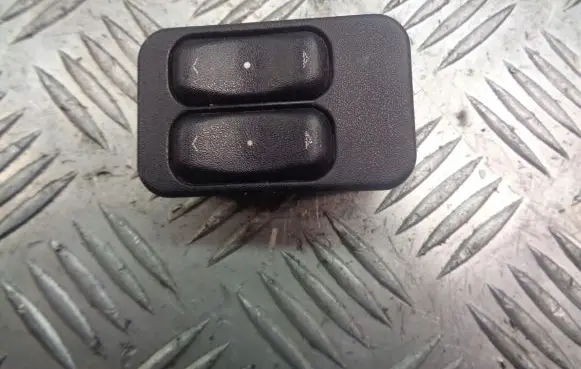 Opel Astra G Front door window switch trim 13363201