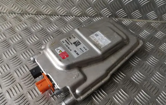 Porsche Taycan 9J1 Hybrid/electric vehicle battery fan 9J1963507C 122R000550 10R058485