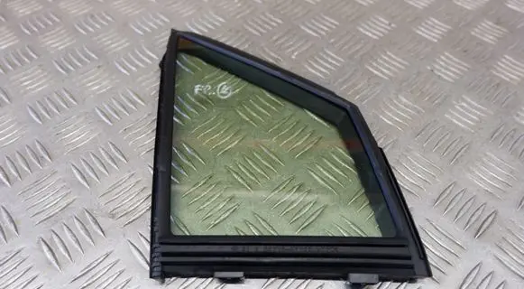 Toyota Prius (XW50) Front door vent window glass four-door 6821547010 6812547010