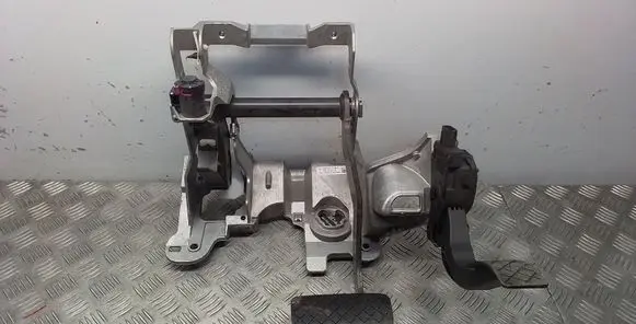 Porsche Macan (95B) Brake pedal 95B723031B 8K1732523A