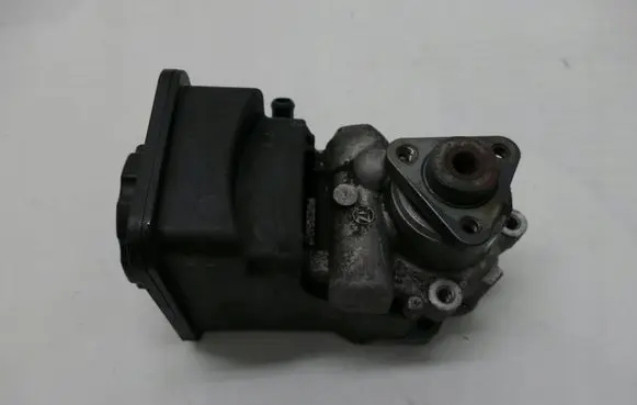 Mercedes-Benz C W204 Power steering pump