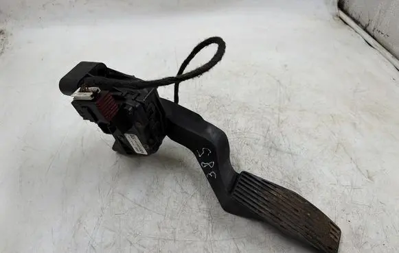 Opel Zafira A Accelerator throttle pedal 9202341