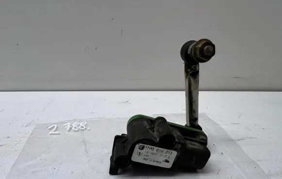 Volkswagen Touareg II Headlight/headlamp level sensor 7P0616213