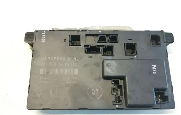 Mercedes-Benz E W211 Door control unit/module 2118701326 00401708
