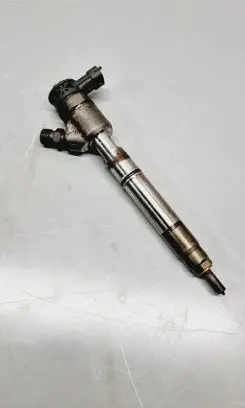 Hyundai Tucson TL Fuel injector 338002A610 0445110589