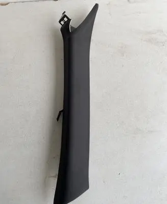 Maserati Ghibli (A) pillar trim 670010333