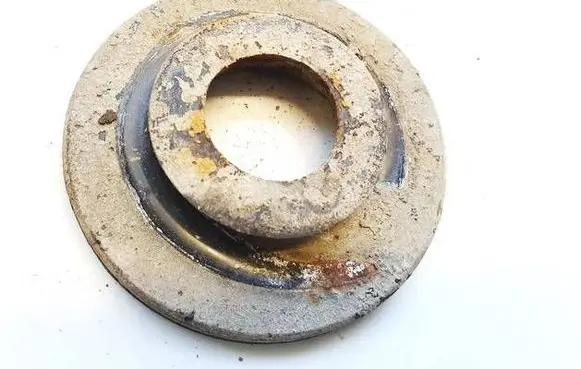 Skoda Octavia Mk2 (1Z) Front coil spring rubber mount 